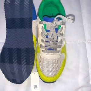 GAP neon modern runners for little boys. (casual)